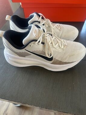 Nike Vomero 18